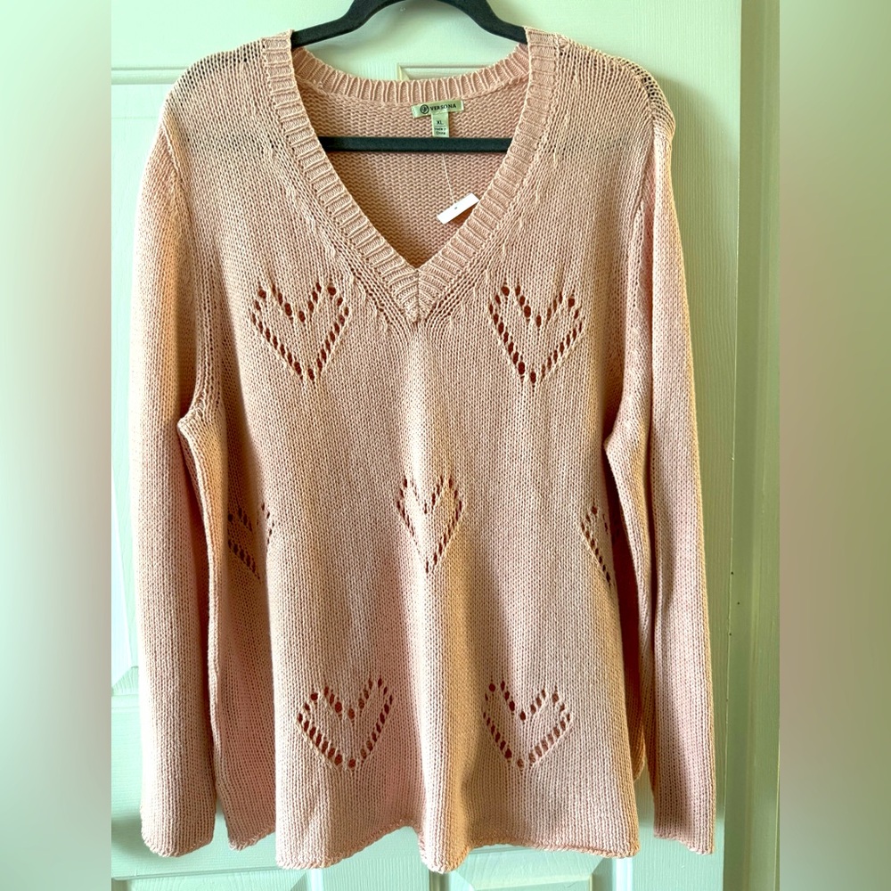 Versona V Neck Sweater, XL, Pale Pink, straight sleeve and Hem, very soft NWT